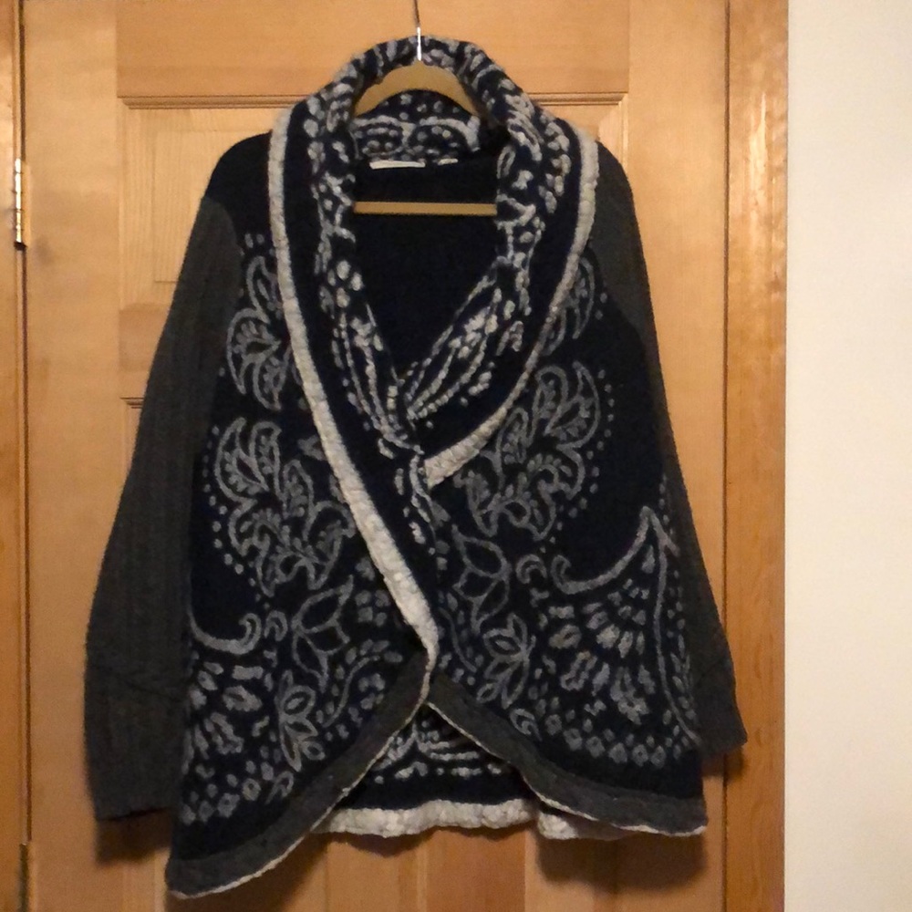 Gorgeous Shawl collar, swing style wool sweater